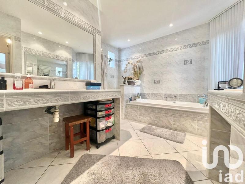 Maison de maîtres - 268 m² - 8 pièces