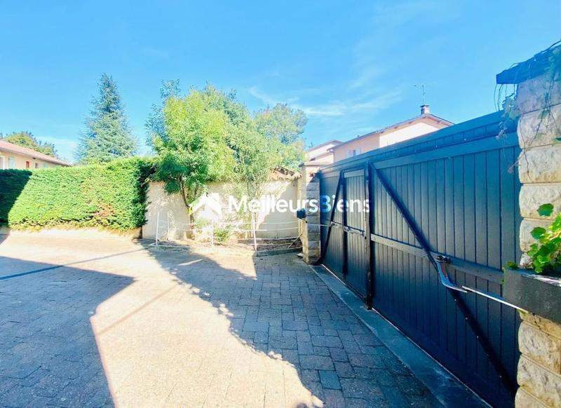 Corps de ferme - 250 m² - 7 pièces