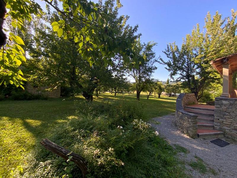 Demeure - 1 073 m² - 37 pièces