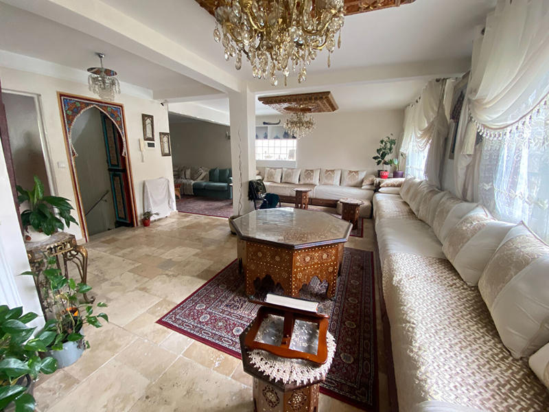 Maison - 243 m² - 7 pièces