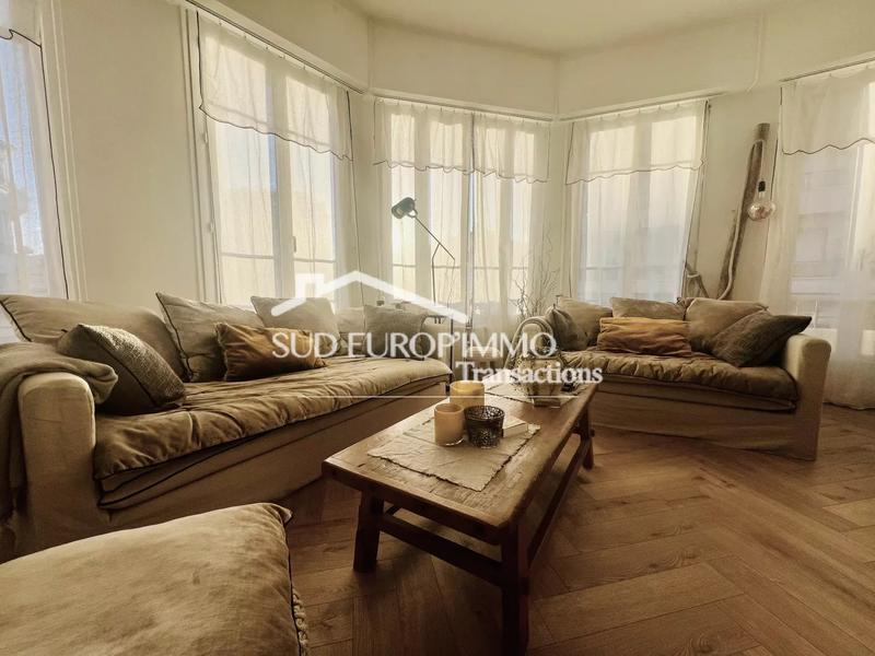 Appartement - 100 m² - 5 pièces