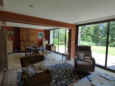 Maison - 330 m² - 8 pièces