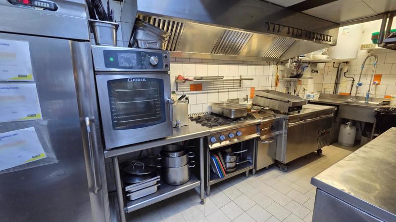 Local commercial - 119 m² - 3 pièces