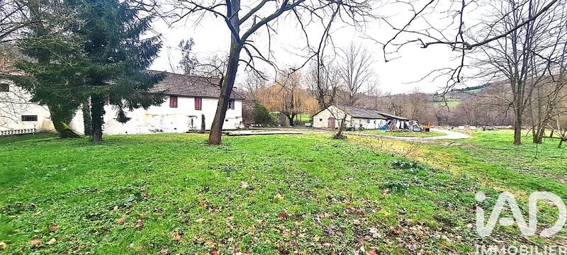 Maison - 207 m² - 12 pièces