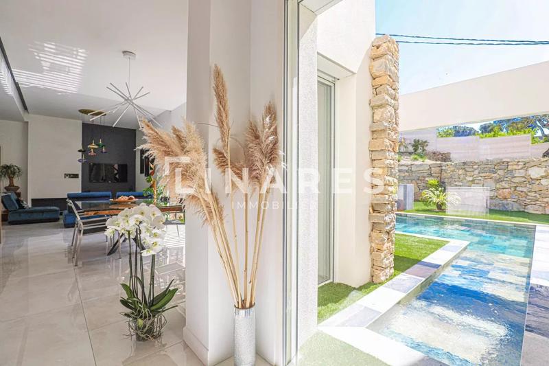 Maison - 280 m² - 4 pièces