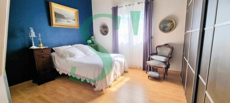 Maison - 232 m² - 8 pièces