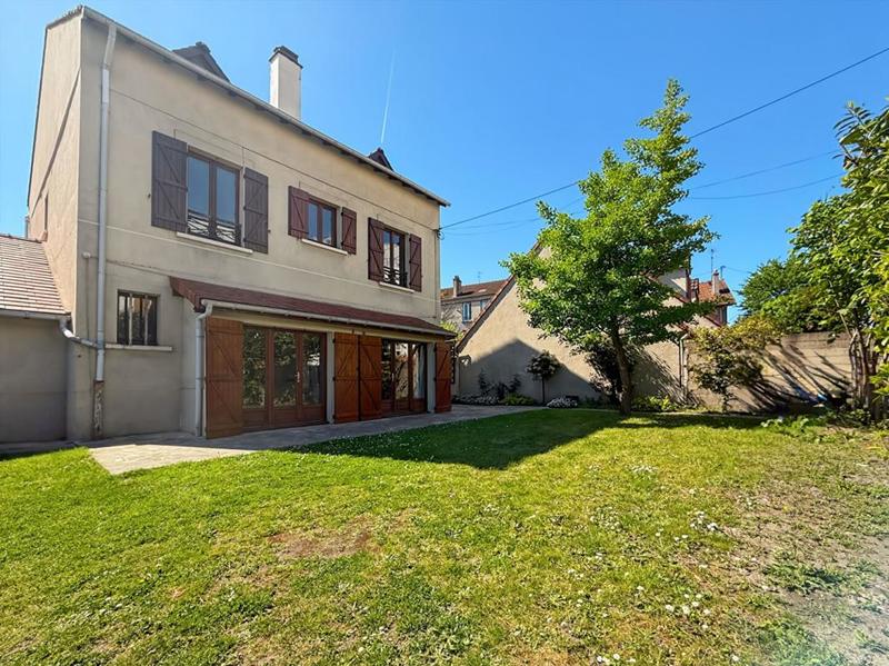 Maison - 231 m² - 8 pièces