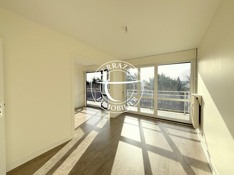 Appartement - 97 m² - 5 pièces