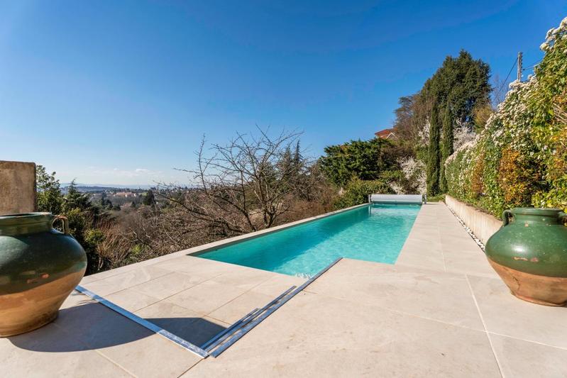 Maison ancienne - 217 m² - 5 pièces