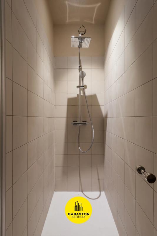 Immeuble - 271 m² - 9 pièces