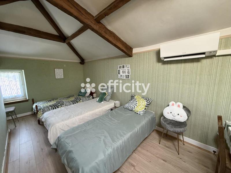 Maison - 325 m² - 13 pièces