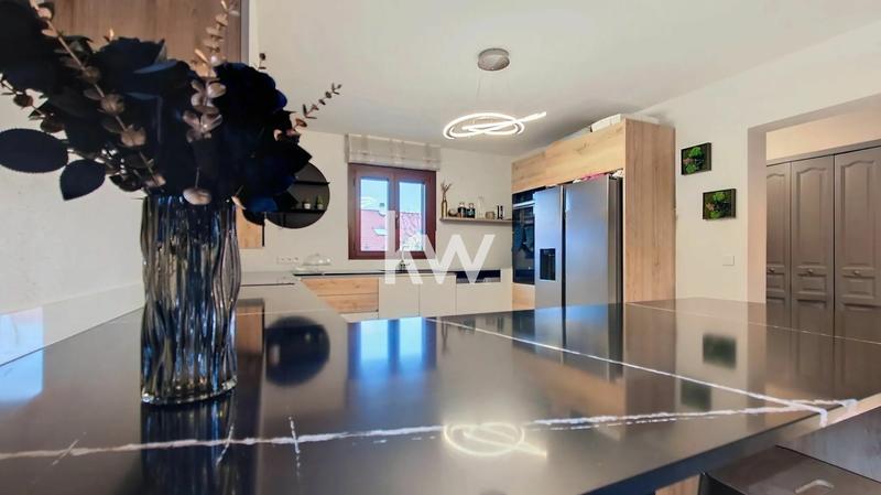 Maison jumelée - 180 m² - 5 pièces