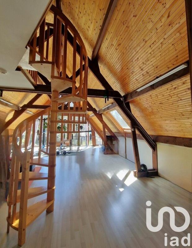 Maison - 251 m² - 10 pièces