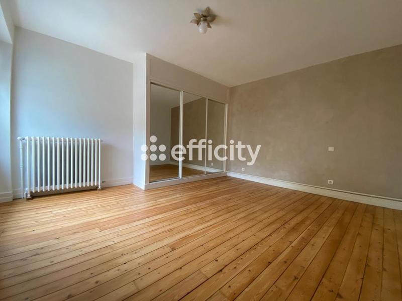 Maison - 180 m² - 7 pièces