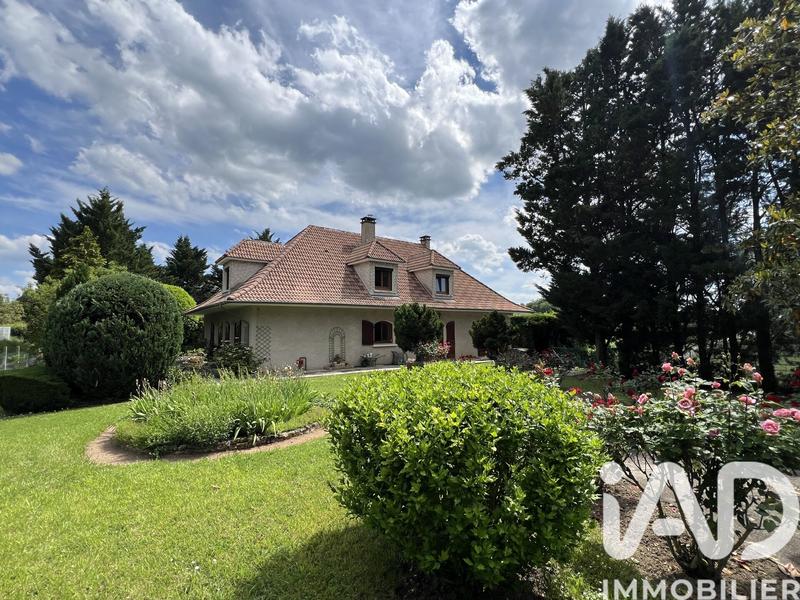 Maison - 274 m² - 6 pièces