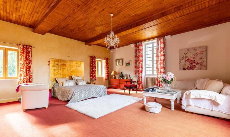 Demeure - 205 m² - 7 pièces