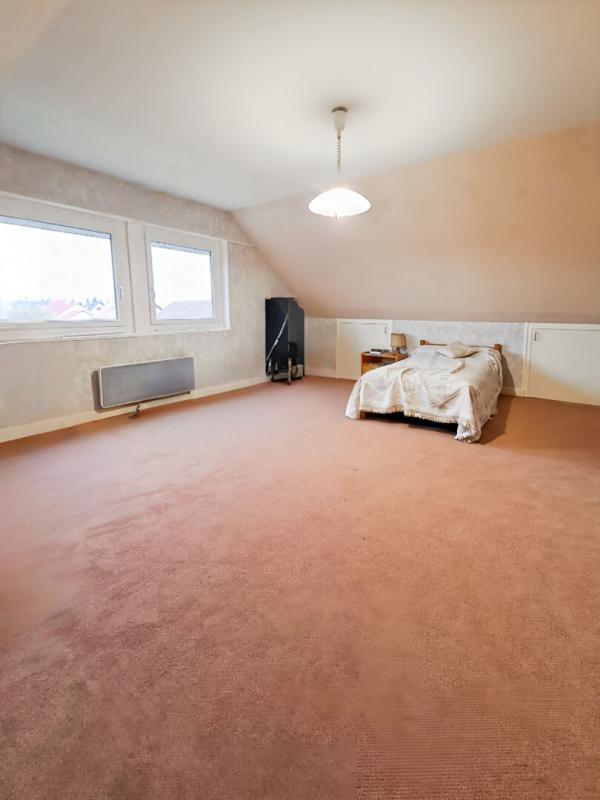 Maison - 180 m² - 8 pièces