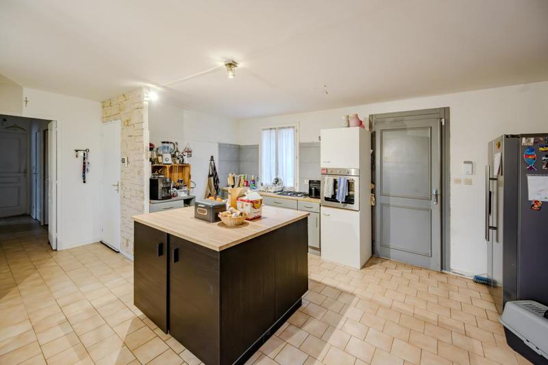 Appartement - 87 m² - 5 pièces