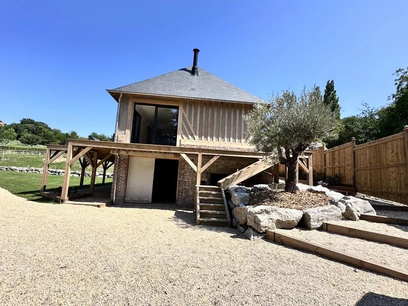 Propriété - 205 m² - 6 pièces