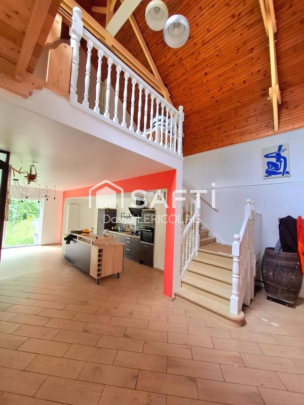 Maison - 335 m² - 24 pièces