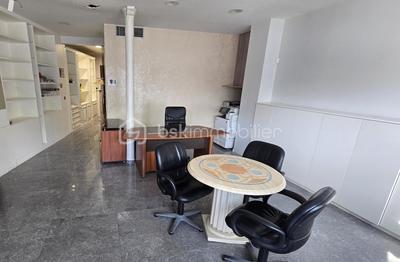 Local commercial - 56 m² - 2 pièces