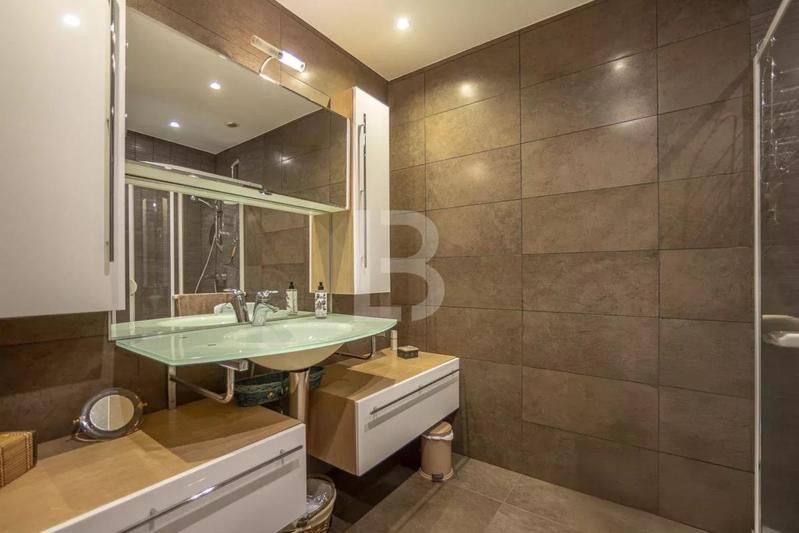 Maison - 202 m² - 5 pièces