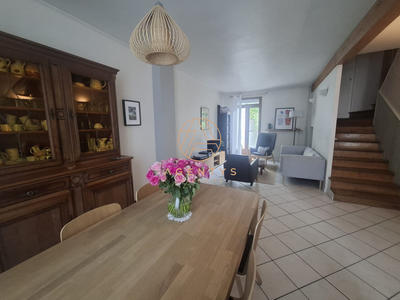 Maison - 95 m² - 4 pièces