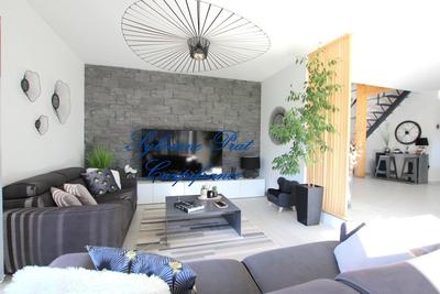 Maison - 138 m² - 5 pièces