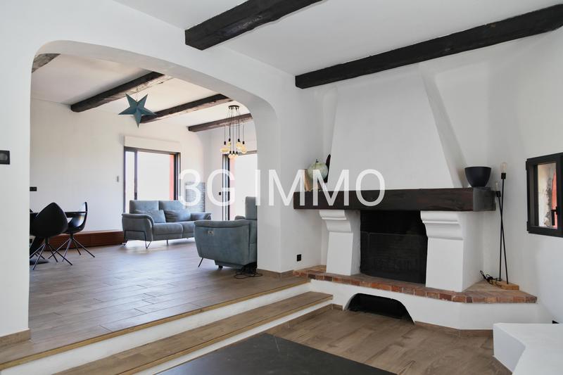 Maison - 330 m² - 9 pièces