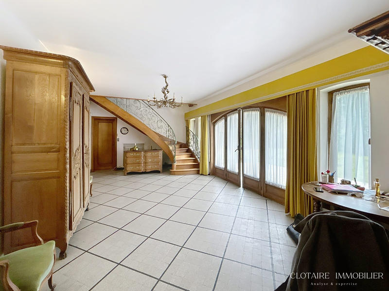 Maison ancienne - 279 m² - 13 pièces