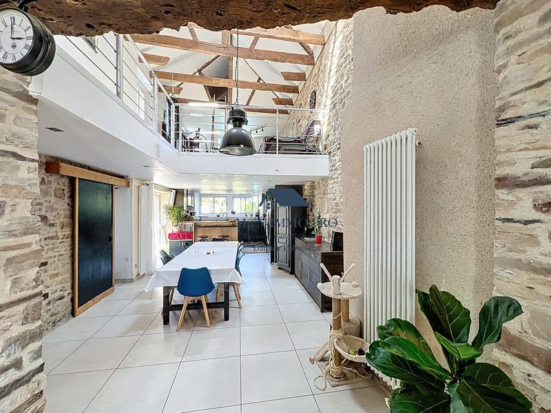 Maison ancienne - 210 m² - 9 pièces