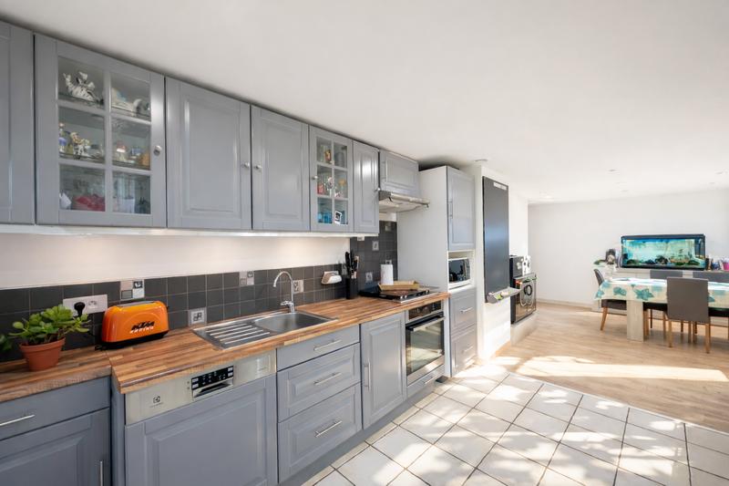 Maison - 86 m² - 6 pièces