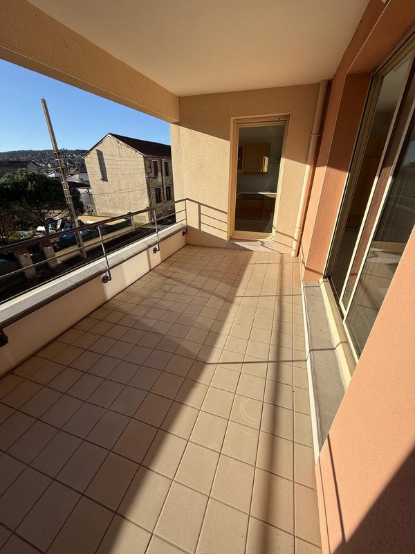 Appartement - 77 m² - 3 pièces