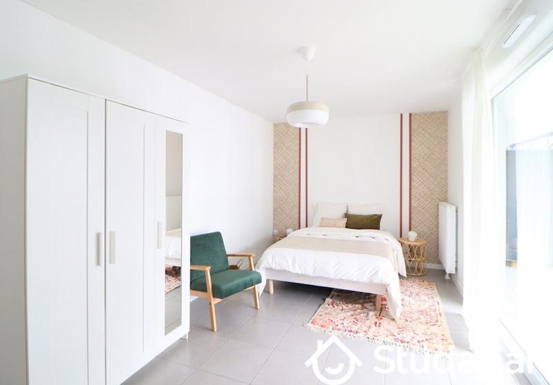 Chambre - 13 m² - 1 pièce