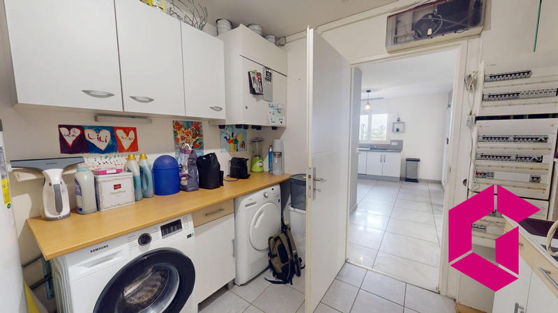 Maison - 181 m² - 5 pièces