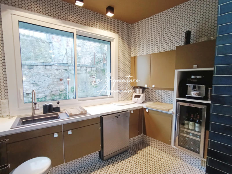 Maison - 336 m² - 12 pièces