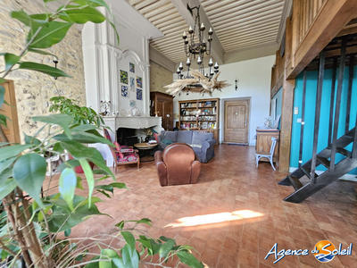 Château - 185 m² - 8 pièces