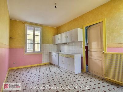 Maison - 224 m² - 8 pièces