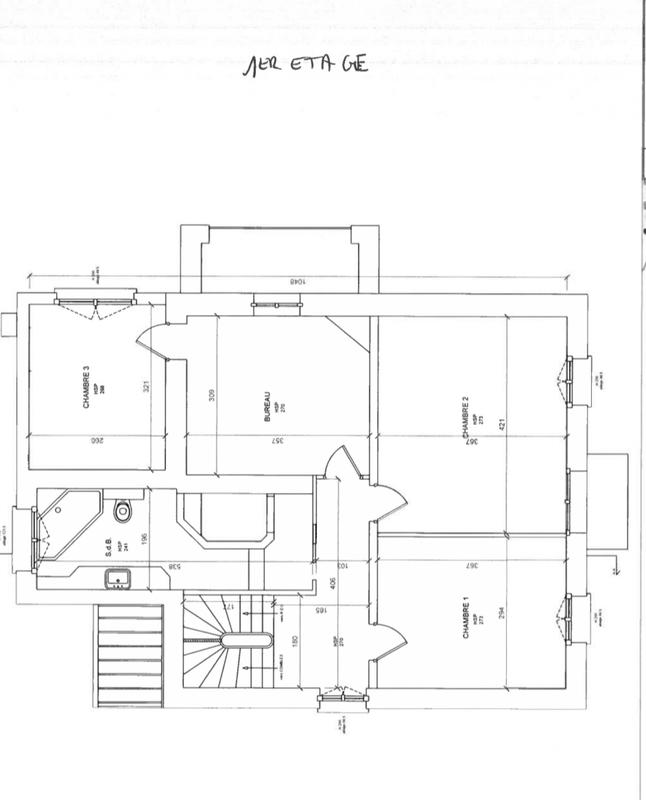 Maison - 247 m² - 8 pièces