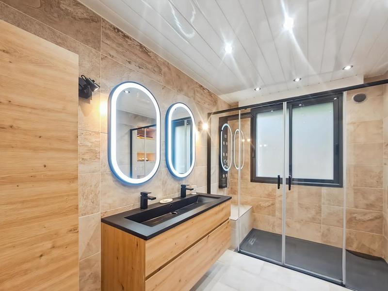 Maison - 228 m² - 5 pièces