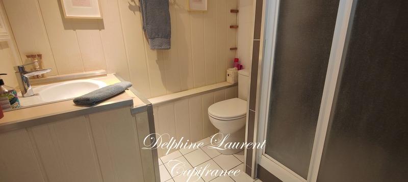 Maison traditionnelle - 232 m² - 7 pièces