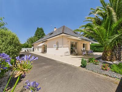 Maison - 215 m² - 8 pièces