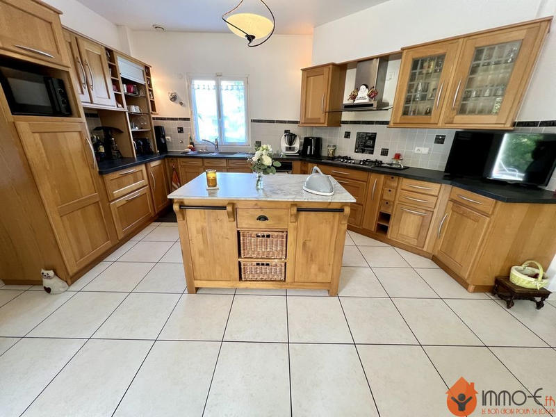 Maison - 296 m² - 7 pièces