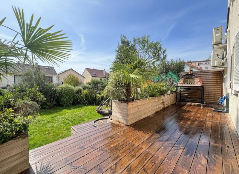 Villa - 200 m² - 6 pièces