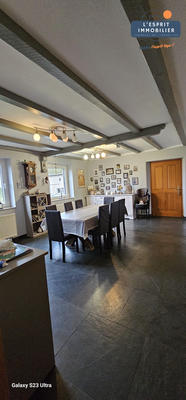 Maison - 250 m² - 8 pièces