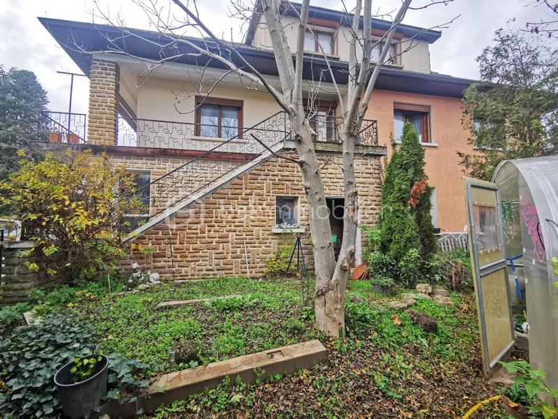 Maison - 222 m² - 10 pièces