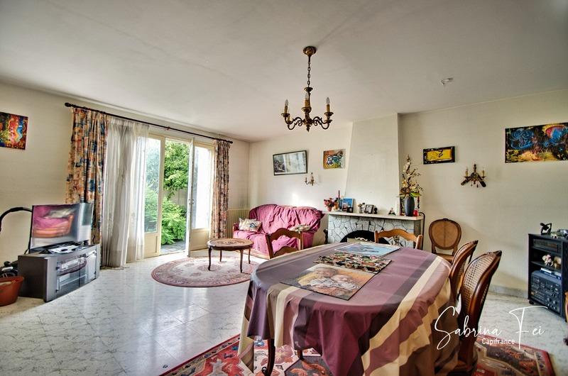 Propriété - 245 m² - 7 pièces