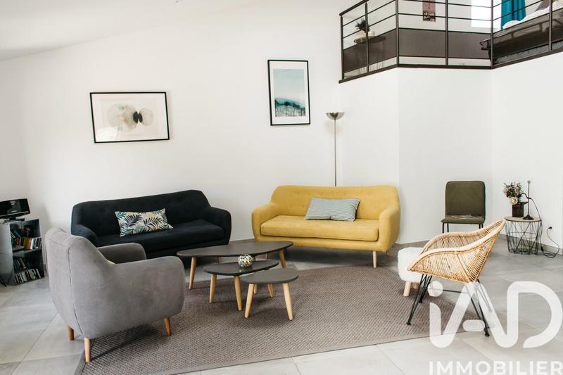 Maison - 750 m² - 24 pièces