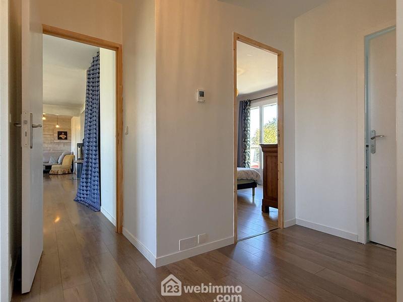 Maison - 207 m² - 6 pièces