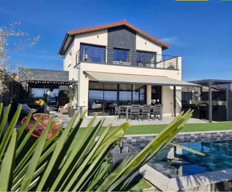 Maison - 120 m² - 5 pièces